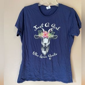 Ladies graphic tee - sz LARGE